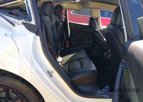 2022 Tesla Model 3 Long Range Dual Motor All-Wheel Drive z USA, uszkodzony, nr VIN 5YJ3E1EBXNF171796